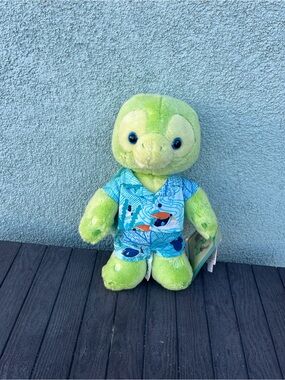 Disney Aulani Plush Sea Turtle Olumel in Blue Hawaiian Shirt